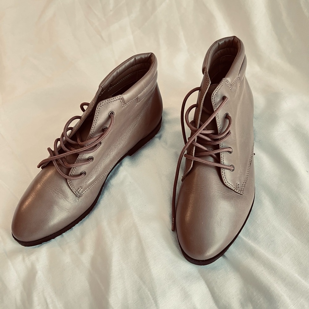 Shoes - Picture 2 of 5
